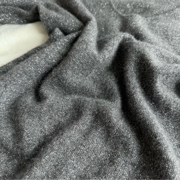 💥SALE💥 Ann Taylor Cashmere Sweater Sparkle Metallic Knit Gray V-neck XS - Picture 6 of 10